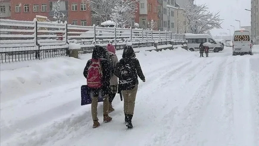 Karabük'te Yoğun Kar Yağışı Nedeniyle Eğitime Ara Verildi