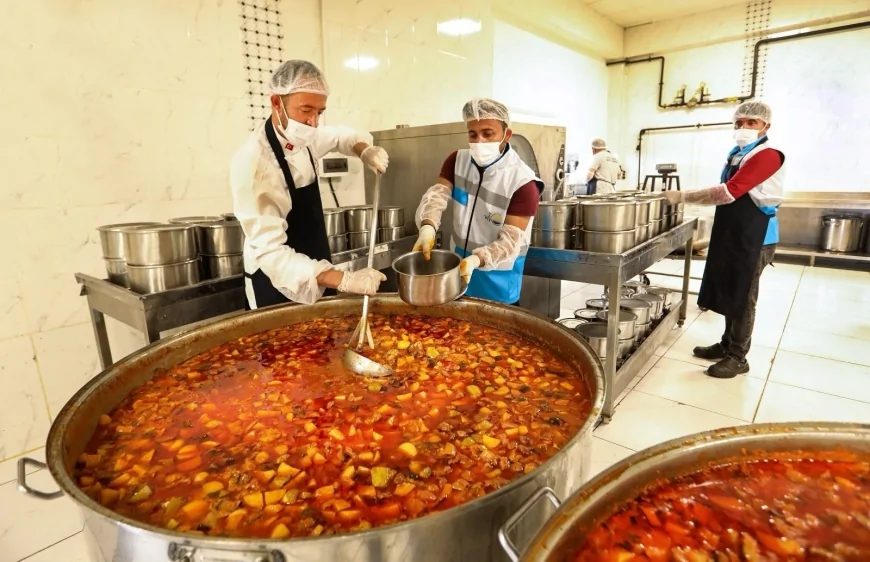 İstanbul'da ücretsiz iftar sofraları kuruluyor! İşte iftar verilecek noktalar