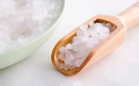 Tuzlu Suyun Faydaları: Cilt, Diş ve Saç Sağlığına Etkileri