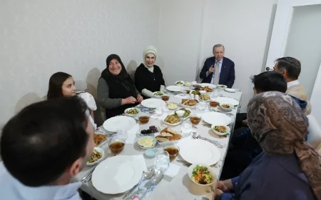 Emine Erdoğan'dan Fidan ailesine iftar ziyareti: 'Samimiyeti ve dayanışmayı paylaştık'