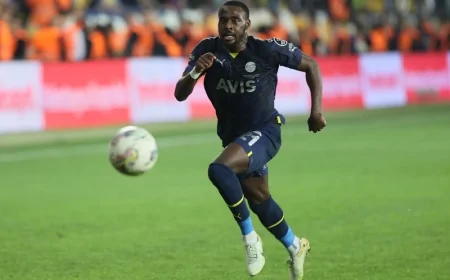 Fenerbahçe'de ayrılık kesinleşti: Osayi-Samuel'in yeni adresi belli oldu