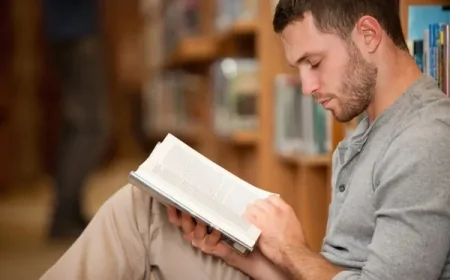 "Çok Kitap Okuyan Erkek" Klişesinin Ötesinde: Bir Enişte Portresi