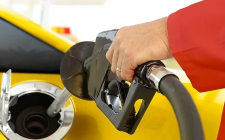 Benzin fiyatlarına ikinci büyük indirim geliyor: 1,30 TL daha düşecek!