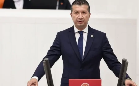 CHP’li İzzet Akbulut: 'Burdur'un Şeref Günü’nü gururla kutluyoruz'