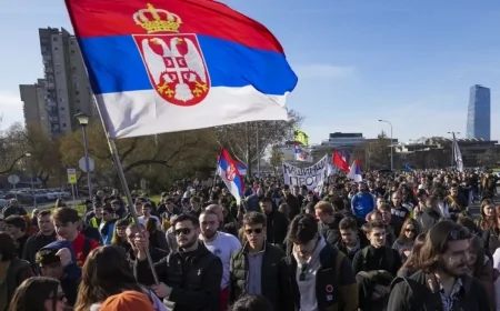 Sırbistan’da Öğrenciler Büyük Protesto İçin Belgrad’a Yürüyor