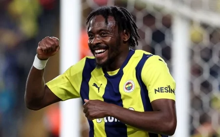 Osayi Samuel'den Fenerbahçe açıklaması: 'Yeni sözleşme teklif ettiler'