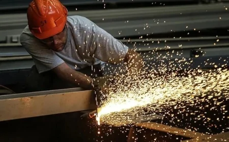 Ücretli çalışan sayısı arttı, sanayi sektörü geriledi