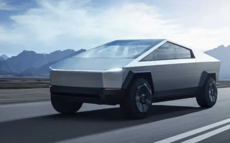 Tesla Cybertruck teslimatları durduruldu: Trim hataları büyüyor