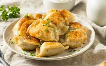 Polonya'nın Lezzetli Sırrı: Pierogi Ruskie Tarifiyle Damakları Şenlendirin!