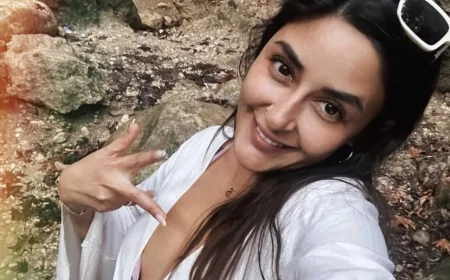 Melek Mosso makyajsız fotoğrafına gelen yorumlara sert çıktı!