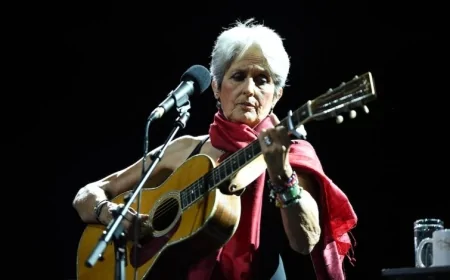 Joan Baez'den Tesla'ya sert tepki: '45 dakikada nefret ettim'