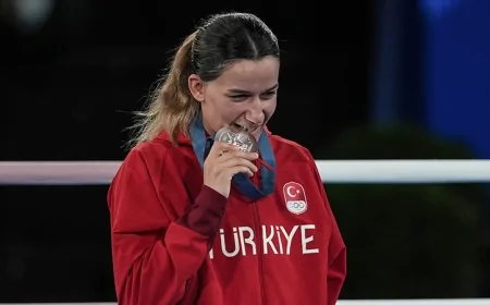 Milli Boksör Hatice Akbaş, Dünya Şampiyonası'nda Gümüş Madalya Kazandı