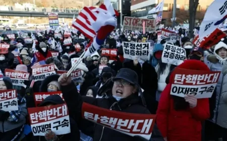 Güney Kore’de Cumhurbaşkanını Gözaltına Almaya Çalışan Polis, Koruma Engeliyle Karşılaştı