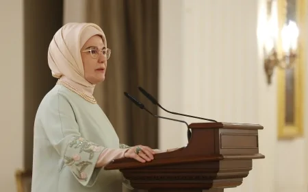 Emine Erdoğan’dan 2025 Mesajı: “Barışın Her Coğrafyada Kök Salmasını Diliyoruz”