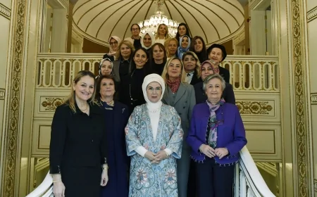 Emine Erdoğan, TOGEM-DER Yönetim Kurulu Üyeleriyle Bir Araya Geldi