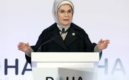 Emine Erdoğan Doha Forumunda Filistin İçin Seslendi: “Soykırımın 428. Günündeyiz”