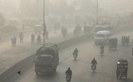 Pakistan’da Hava Kirliliği Krizi: Lahor’daki İlkokullarda Eğitime 1 Hafta Ara