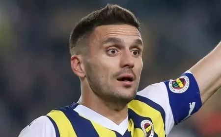 Fenerbahçe'de Dzeko'nun Geleceği Belirsiz! Tadic'e Ajax'tan Sürpriz Teklif