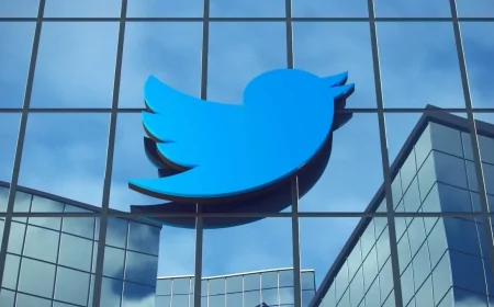 San Francisco’daki İkonik Twitter Kuşu Müzayede ile Satışa Çıkıyor