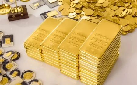 Altın fiyatları tarihi zirveyi gördü: Jeopolitik krizler ve faiz indirimi beklentisi piyasayı yönlendiriyor