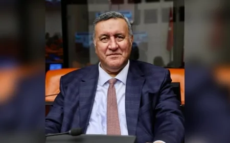 CHP Milletvekili Ömer Fethi Gürer: 'Vatandaş temel ihtiyaçlarını bile borçla karşılıyor'