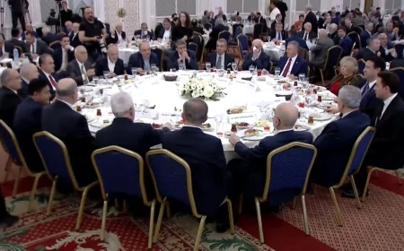 Yeni Yol Grubu'ndan Demokrasi, Adalet ve Birlik Mesajı: 'Türkiye İki Partili Sisteme Mahkûm Değil'