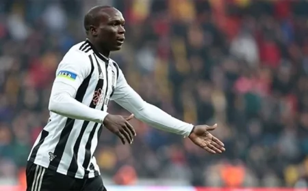 Hatayspor’lu Vincent Aboubakar Mersin’de halı sahada görüntülendi