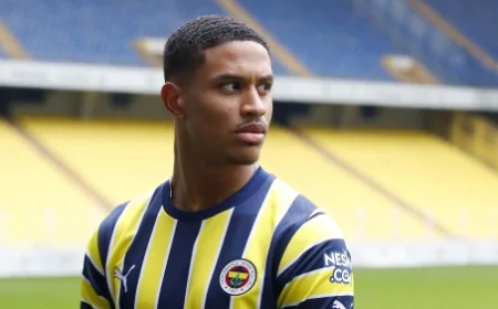 Fenerbahçeli Oosterwolde'nin adı PSV'nin transfer listesinde: Sakatlığına rağmen takibinde