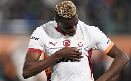 Galatasaray'da Osimhen'e kritik uyarı: 'Derbide kart görme, takım yalnız kalmasın'