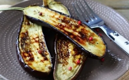 Patlıcan kızartırken yağı azaltmanın püf noktası: 1 kaşıkla hem hafif hem çıtır sonuç