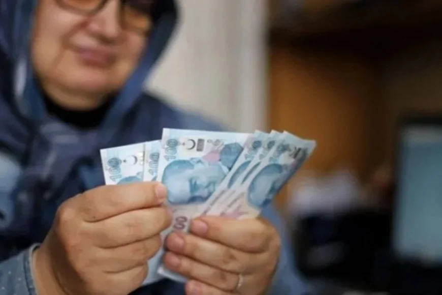 Emekli bayram ikramiyesi 2025 ne kadar olacak? Ödeme tarihi belli oldu