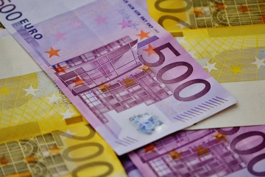 Euro, 39 TL sınırını aştı, yeni rekor 39,08 TL'ye yükseldi