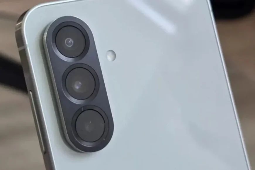 Galaxy A56 Tanıtıldı: 45W Hızlı Şarj ve Gelişmiş Performans Özellikleriyle Dikkat Çekiyor
