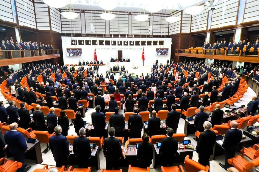Meclis’te "diploma" tartışması büyüdü: CHP ve AK Parti karşı karşıya