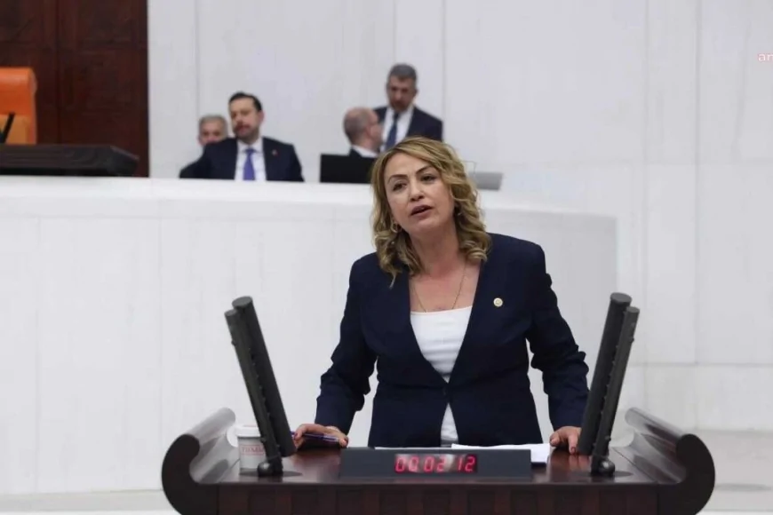 CHP’li Nermin Yıldırım Kara: 'Depremde interneti kestiniz, şimdi de tüm toplumu gözetim altına alacaksınız!'