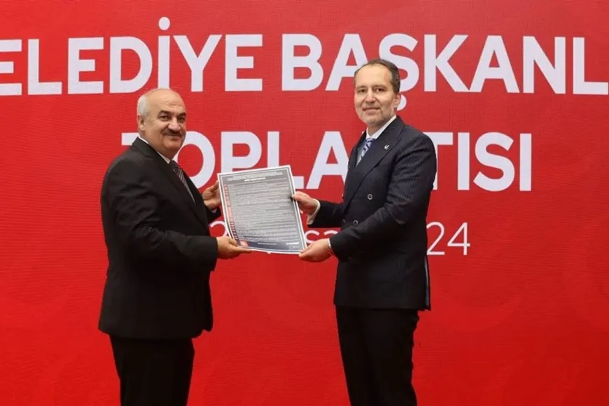 Yeniden Refah'tan AKP'ye yoğun katılım: Belediye Başkanı ve Meclis Üyeleri de dahil oldu