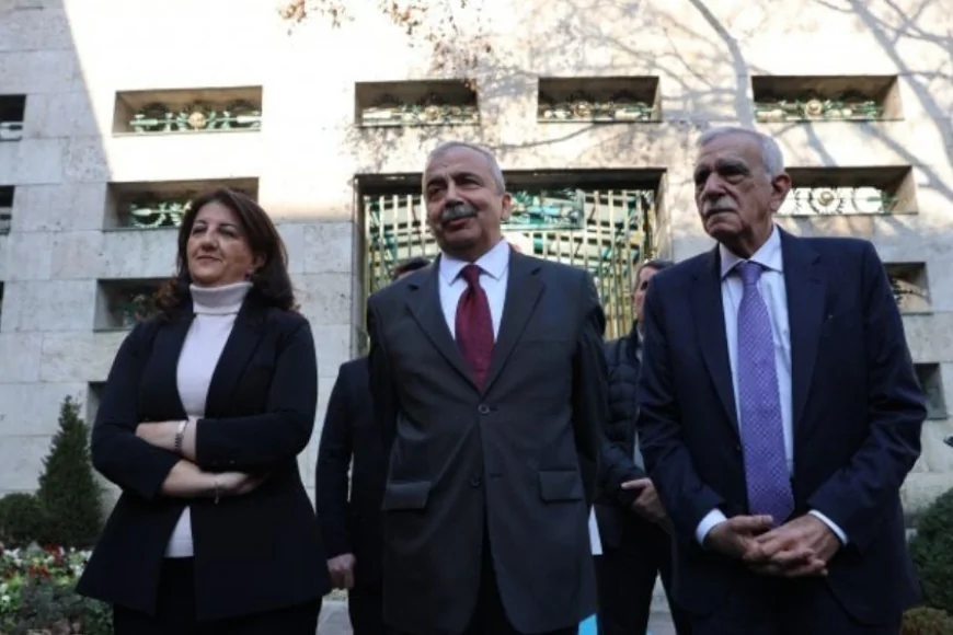 DEM Parti heyeti, İBB'deki gelişmeler sonrası Saraçhane'ye gidiyor