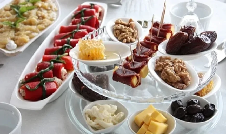 Ramazan'da Sağlıklı İftar İçin 10 Dakika Aranın Önemi: Uzman İpuçları