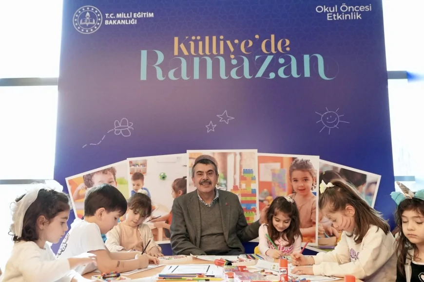 Bakan Tekin, “Külliyede Ramazan” Etkinliklerine Katıldı
