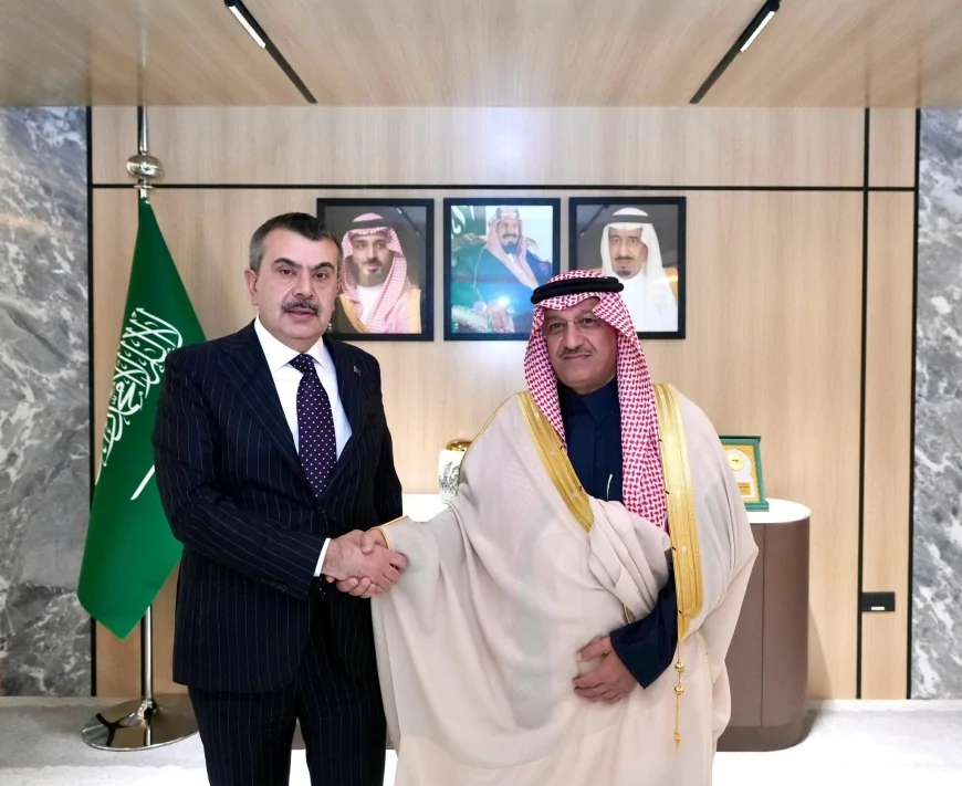 Bakan Tekin, Suudi Arabistan Eğitim Bakanı El-Benyan ile Görüştü