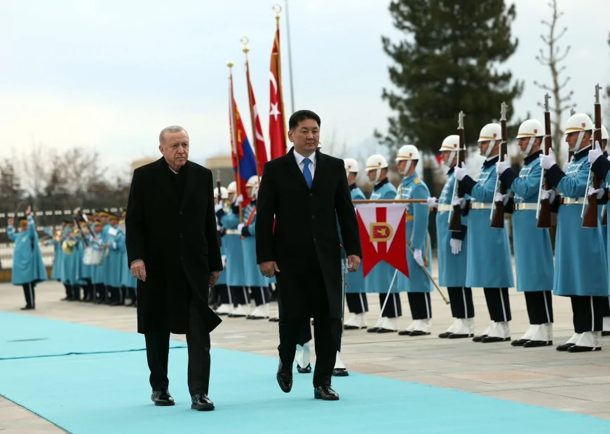 Cumhurbaşkanı Erdoğan, Moğolistan Cumhurbaşkanı Khurelsukh’u Resmî Törenle Karşıladı