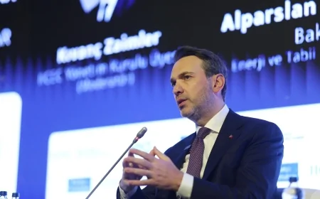 Alparslan Bayraktar: ‘Günlük 8,8 milyon metreküp doğal gaz üretimiyle 3,8 milyon hanenin ihtiyacını karşılıyoruz’