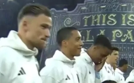 Şampiyonlar Ligi’nde skandal karışıklık: Marş yerine yanlış müzik çalındı, futbolcular dondu kaldı