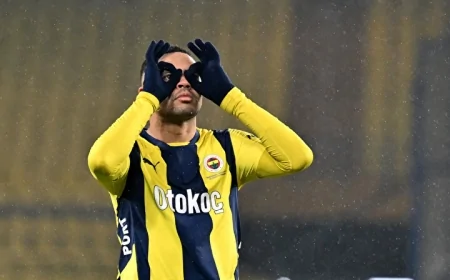 Fenerbahçeli Yıldız En-Nesyri’den Şaşırtan Hamle: Taraftar Tepkileri Sonrası Instagram Hesabını Kapattı