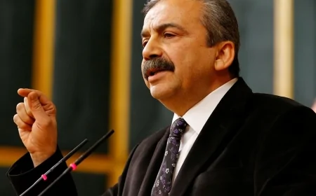 Sırrı Süreyya Önder'in 12 saat süren ameliyatı sonrası yoğun bakım süreci devam ediyor