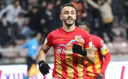 Galatasaray sağ bek arayışında rotayı değiştirdi: Gökhan Sazdağı sürprizi gündemde