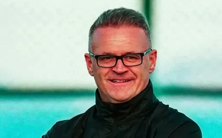 Sakaryaspor'da teknik direktör değişikliği: İrfan Buz ile anlaşma sağlandı