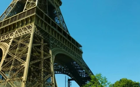 Yaz Sıcağı Eiffel Kulesi'ni Bile Etkiliyor: Yaz Aylarında 15 Santimetre Uzuyor