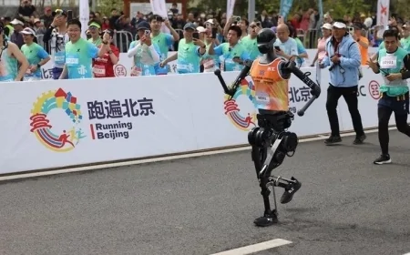 İnsansı robotlar ilk kez insanlarla aynı maratonda yarıştı: Fark dakikalarla değil, saatlerle ölçüldü
