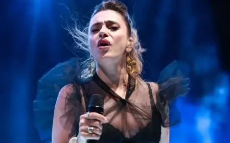 Ceylan Ertem 1999 Depremini Anlattı: 'Şortla Kaçanlara Tükürüldü, Gitar Yüzünden Linç Edildik'